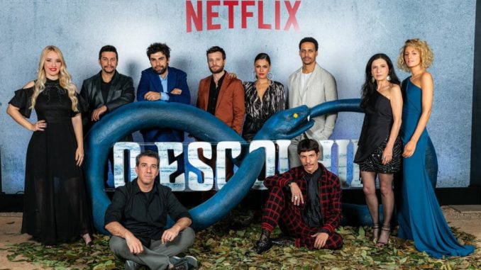 Carolina Munhóz on X: @rosasreviews The Chosen One, @netflix original TV  Series with 2 seasons! @raphaeldraccon and I were the showrunners and EPs.3  doctors sent to a village to vaccinate the residents